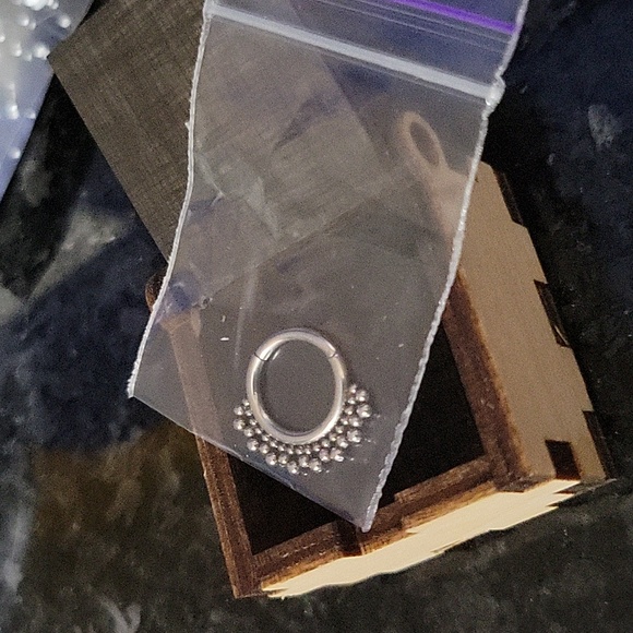 14 g Stainless Steel Septum Clicker - Picture 2 of 4